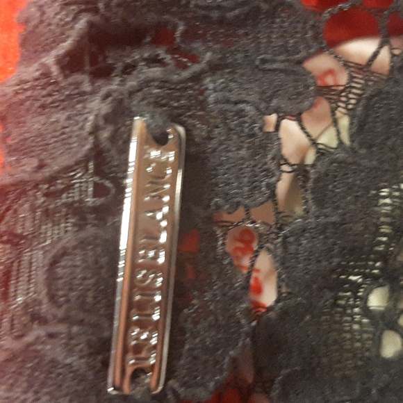 Lace romper - Picture 4 of 9